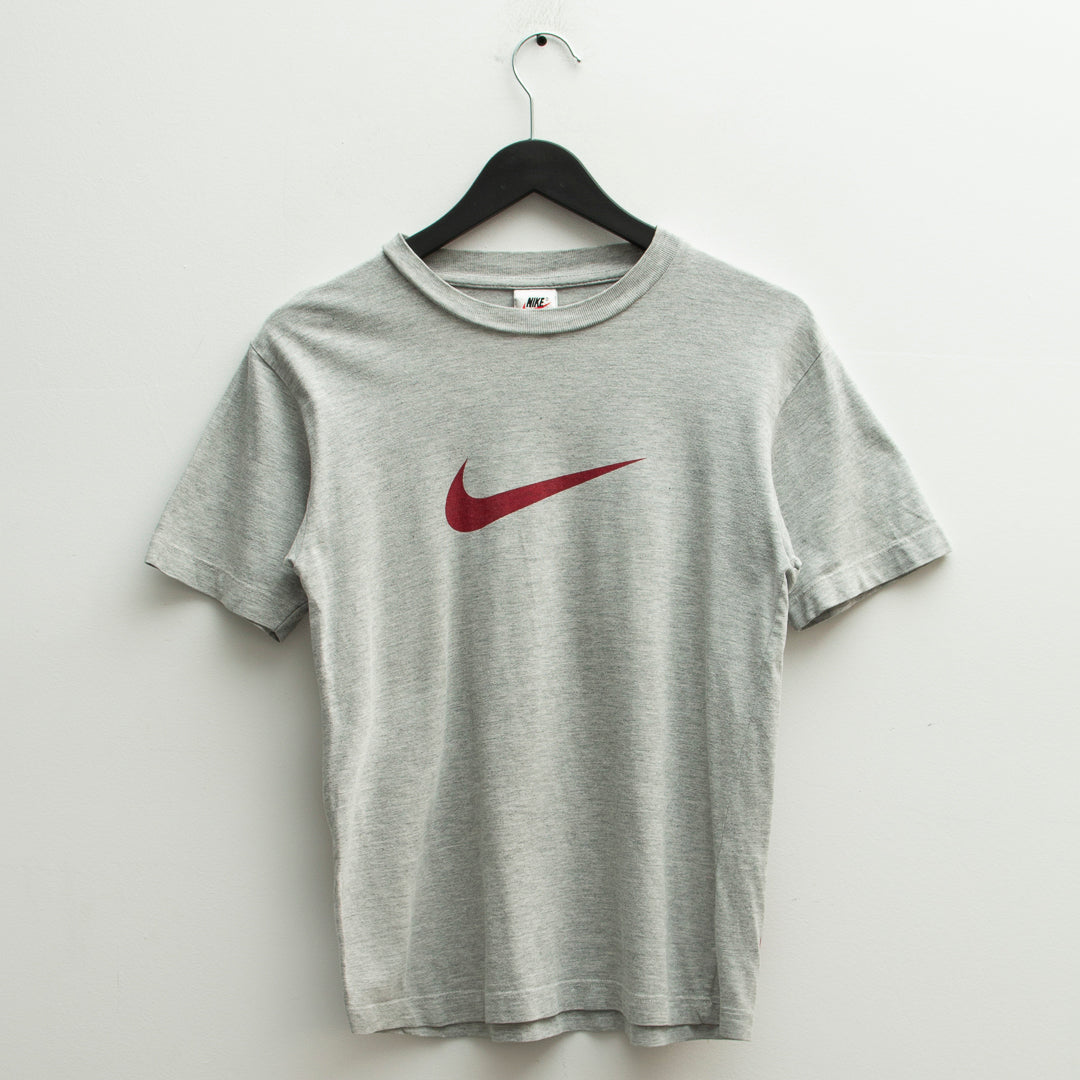 Camisetas retro nike online