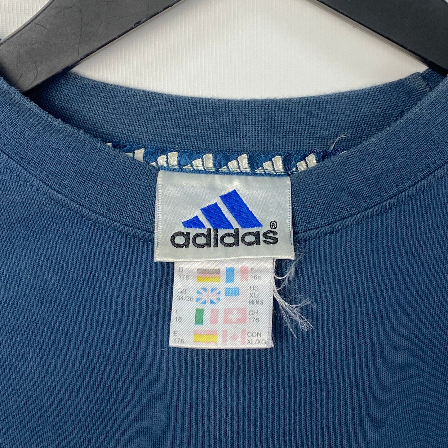 Adidas Big Logo 2000s XL T-shirt