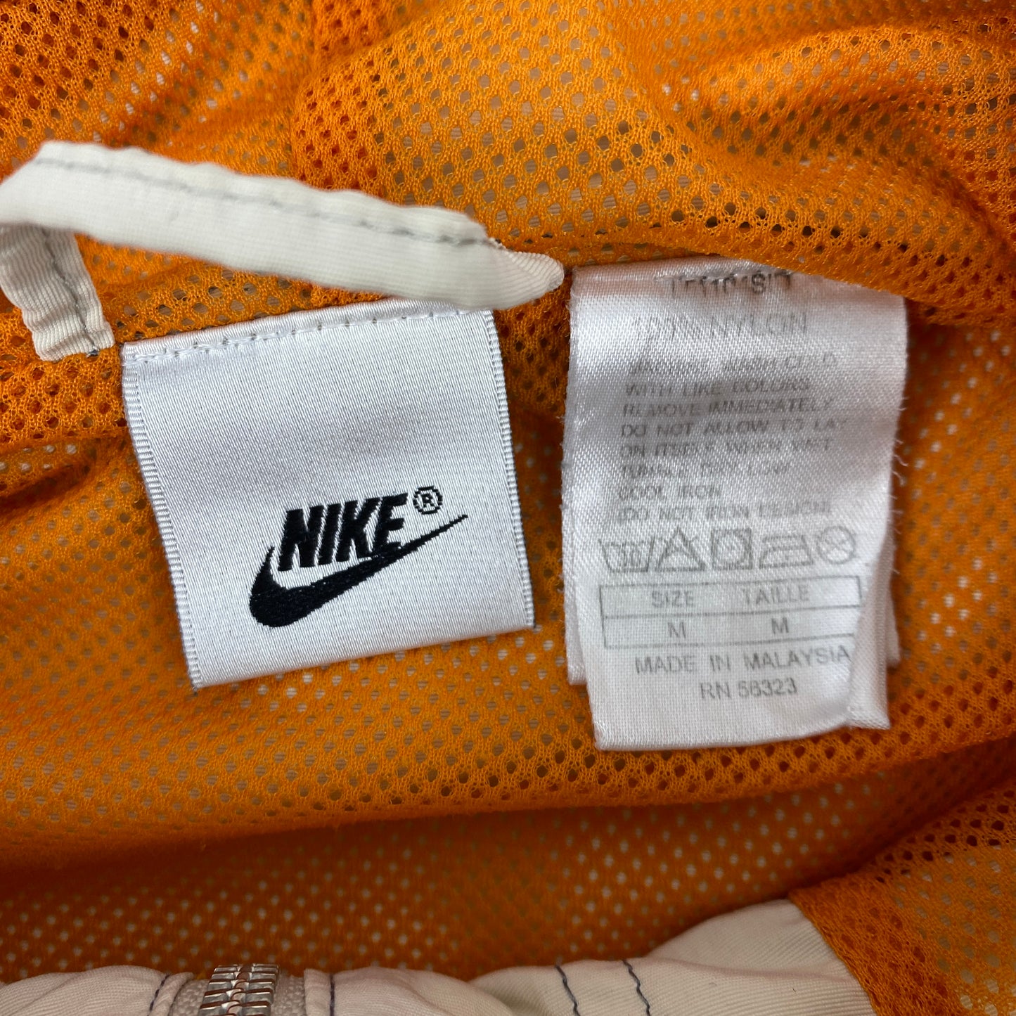 Chaqueta Fina Nike (M)