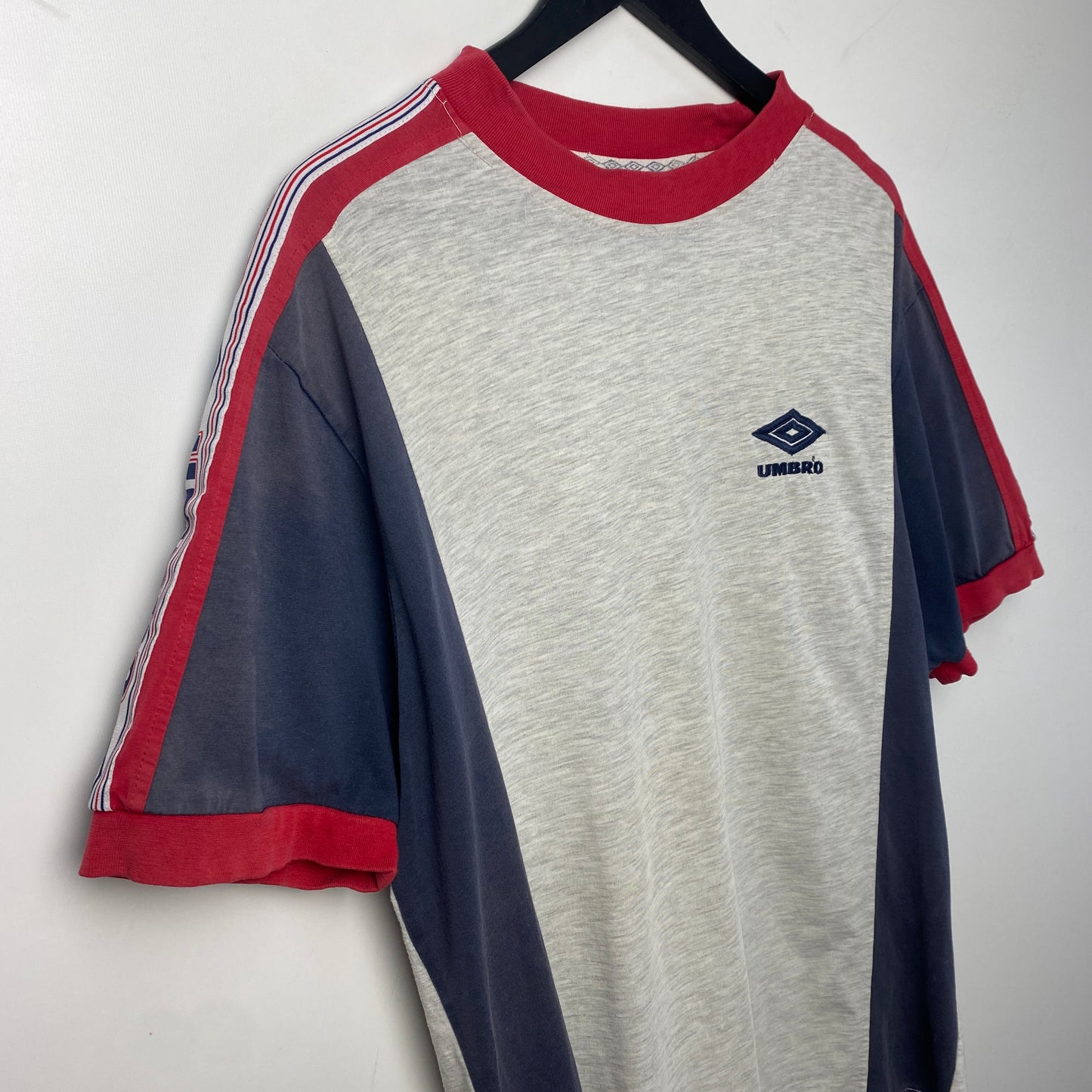 Camiseta Umbro Basic L