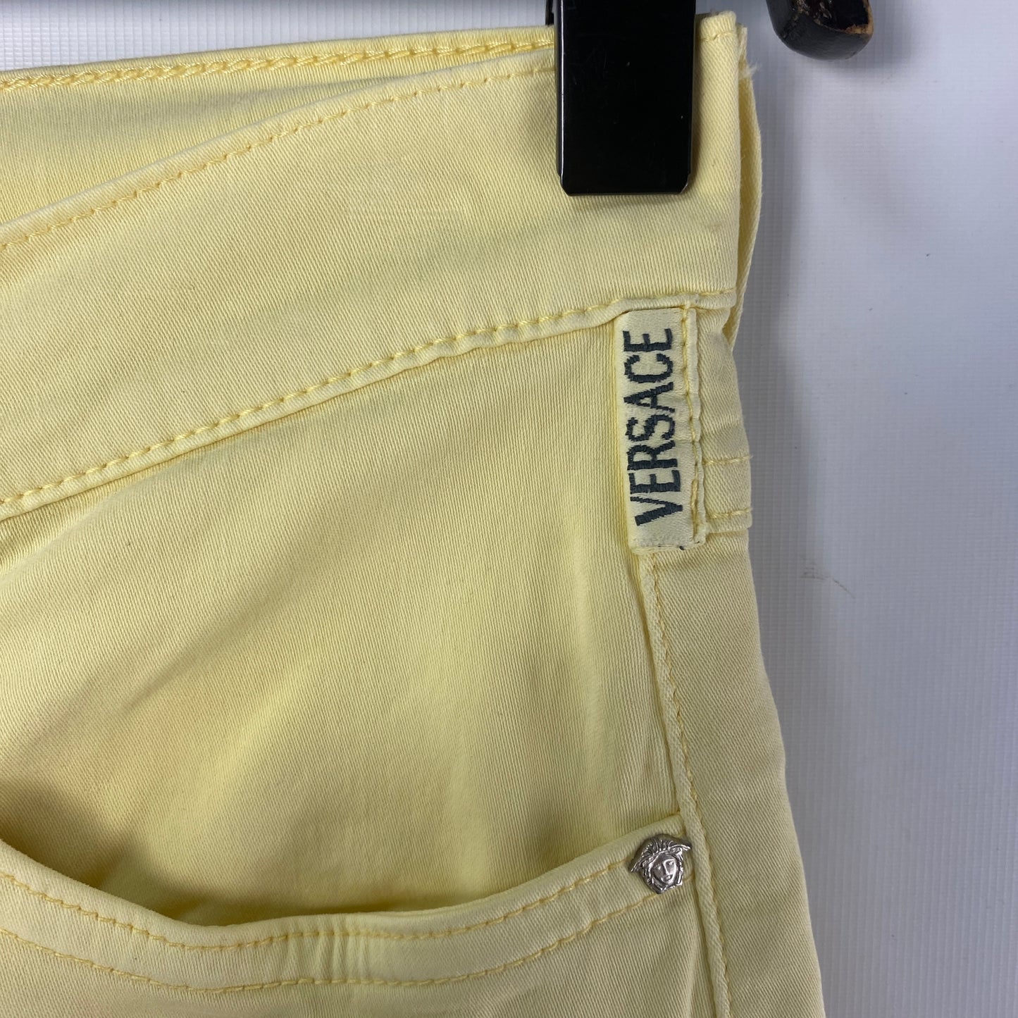 Pantalón Versace 30 Amarillo